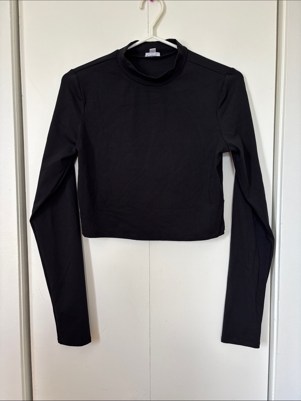 🎉4/30$🎉 Garage Black Cropped Mock Neck Long-Sleeve Top